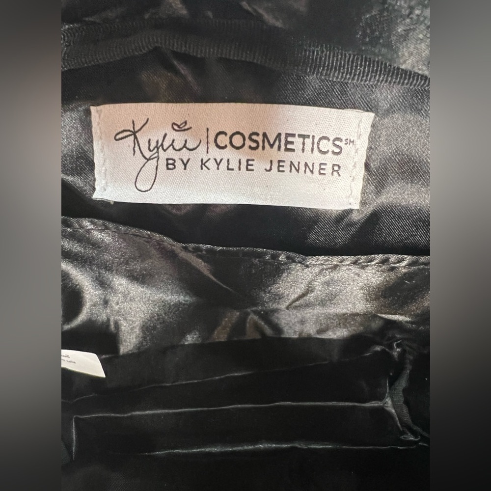Kylie Cosmetics Limited Edition 21st Birthday Black Cosmetic Bag - Picture 6 of 11